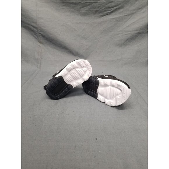 Nike Air Max 270 Slip On Sneakers Kids Size 4 White Black NEW IN BOX! - Picture 6 of 6